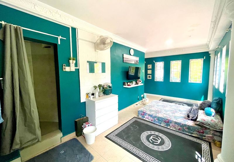 RENOVATED FACING OPEN CORNER LOT Double Storey Bandar Tasik Selatan, Kuala Lumpur