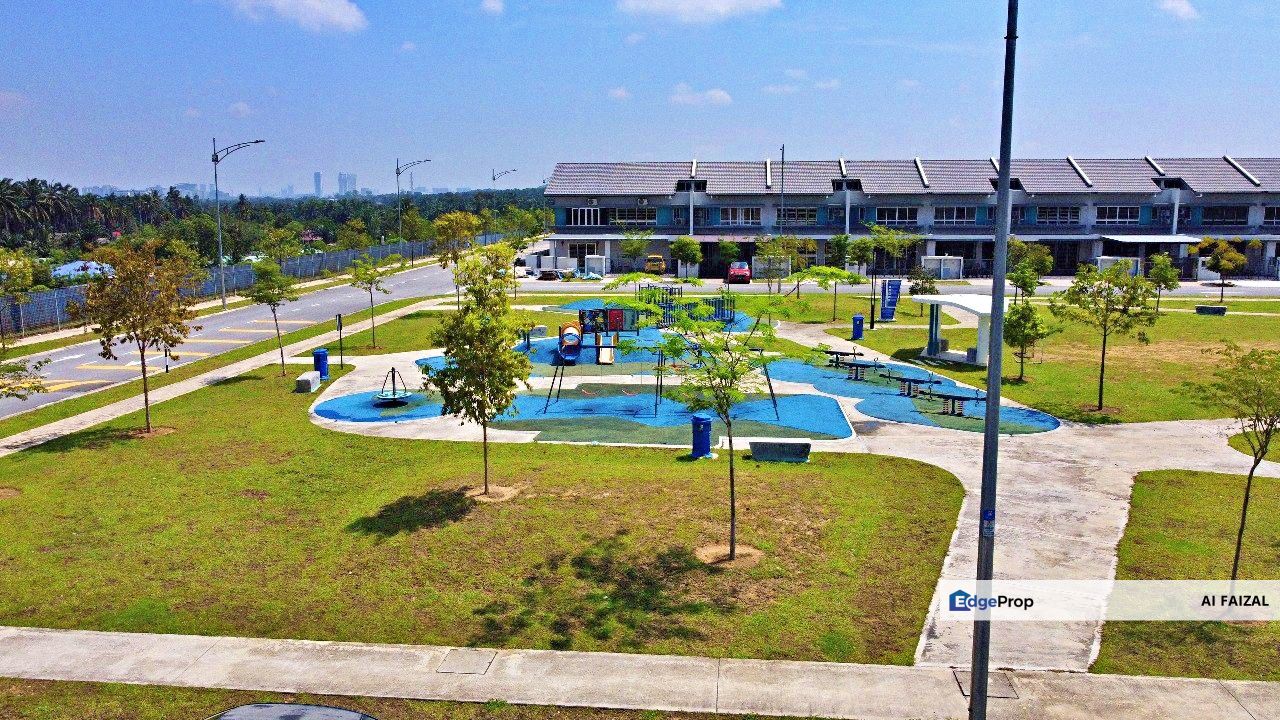 FACING OPEN Double Storey  House Serenia Arina, Serenia City, Sepang, Selangor, Sepang