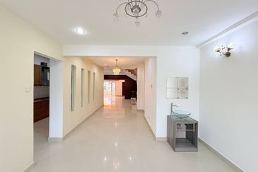 2.5 STOREY TERRACE (NEWLY REFURBISHED) TAMAN SETIAWANGSA KL