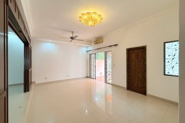2.5 STOREY TERRACE (NEWLY REFURBISHED) TAMAN SETIAWANGSA KL