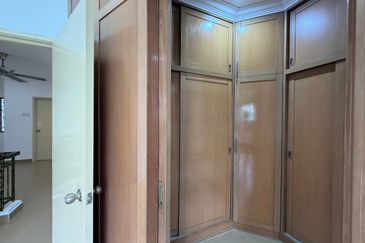 2.5 STOREY TERRACE (NEWLY REFURBISHED) TAMAN SETIAWANGSA KL