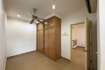 2.5 STOREY TERRACE (NEWLY REFURBISHED) TAMAN SETIAWANGSA KL