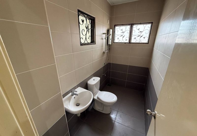 2.5 STOREY TERRACE (NEWLY REFURBISHED) TAMAN SETIAWANGSA KL