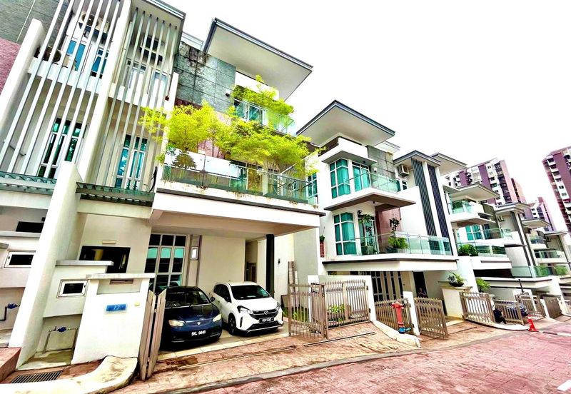 Saville @ The Park - Twin Villa