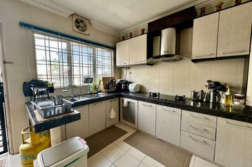 Jalan Bandar Putra Permai 1/1