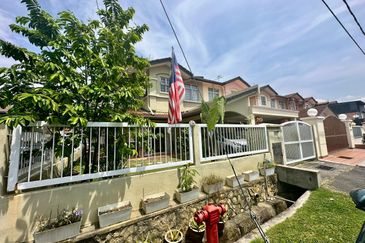 Jalan Bandar Putra Permai 1/1