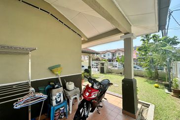 Jalan Bandar Putra Permai 1/1