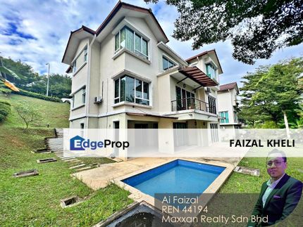 3 Storey Classic Bungalow Surrounded by Greens and Fresh Air. Walking distance to Surau Istiqomah [Partly Furnished]  Teratai Villas, Kayangan Heights, Selangor, Shah Alam