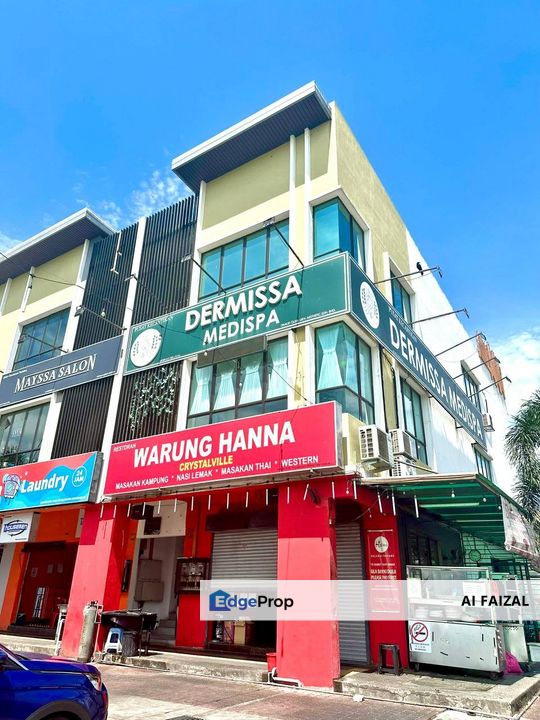 FACING MAIN ROAD!  END LOT 3 Storey Shoplot, Plaza Crystalville, Cyberjaya, Selangor, Cyberjaya