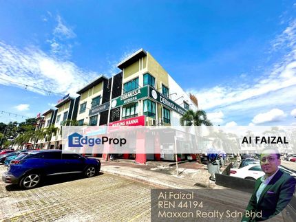 FACING MAIN ROAD!  END LOT 3 Storey Shoplot, Plaza Crystalville, Cyberjaya, Selangor, Cyberjaya
