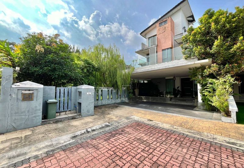 Bangi Lakehill Villas