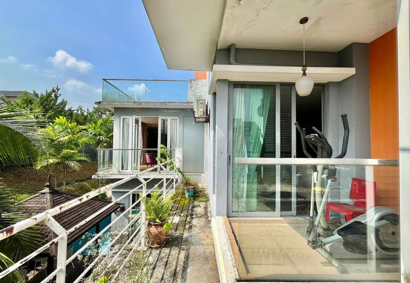 Bangi Lakehill Villas