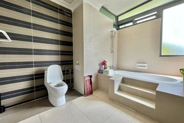 Bangi Lakehill Villas