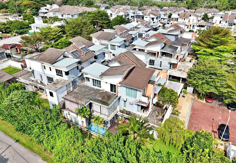 Bangi Lakehill Villas