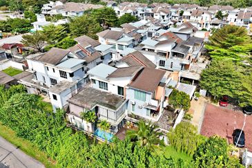 Bangi Lakehill Villas