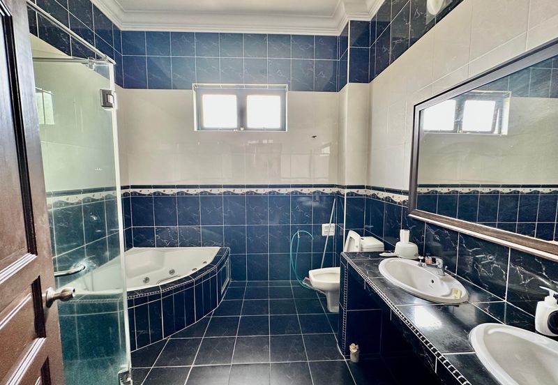 Jalan Warisan Setia 5/9