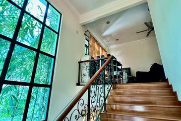 Jalan Warisan Setia 5/9