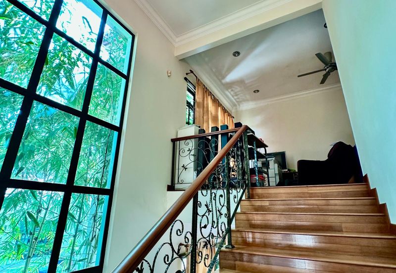 Jalan Warisan Setia 5/9