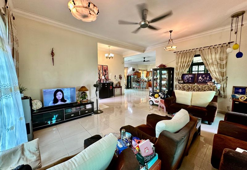 Jalan Warisan Setia 5/9