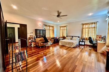 Jalan Warisan Setia 5/9