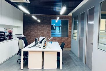 Bukit Jelutong Business And Technology Centre