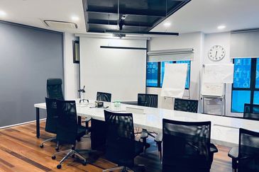 Bukit Jelutong Business And Technology Centre