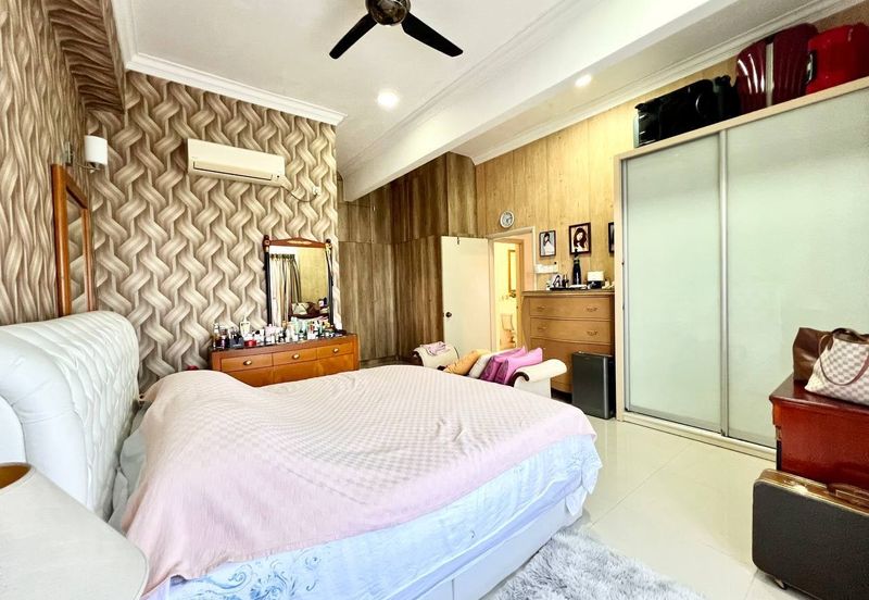 Vista Millennium Condominiums