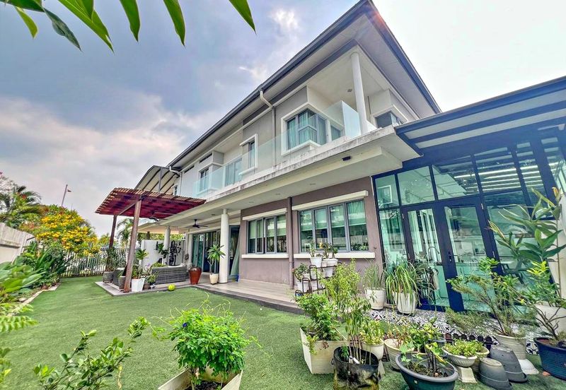 Bangi Lakehill Villas