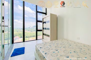 The Square @ One City