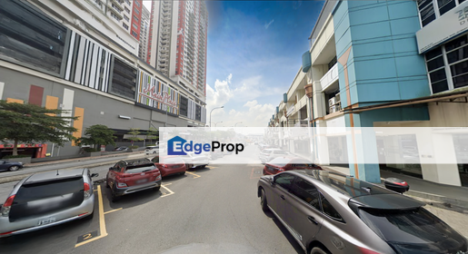 Facing Main Road, Selangor, Subang Jaya
