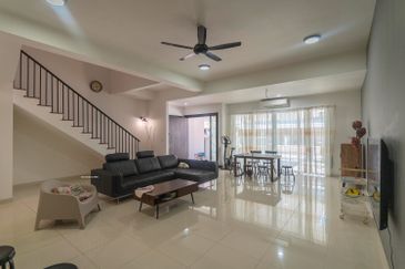 Duta Villa, Setia Alam