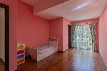 Duta Villa, Setia Alam