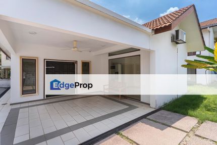 Partly Furnished Unit with Extra Land, Selangor, Petaling Jaya
