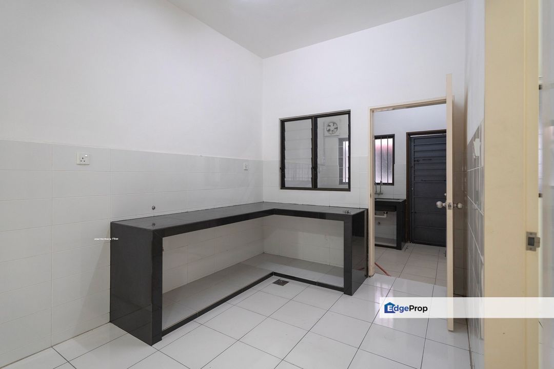 Permai 1 Facing Open Unit, able to park extra vehicle, Selangor, Shah Alam