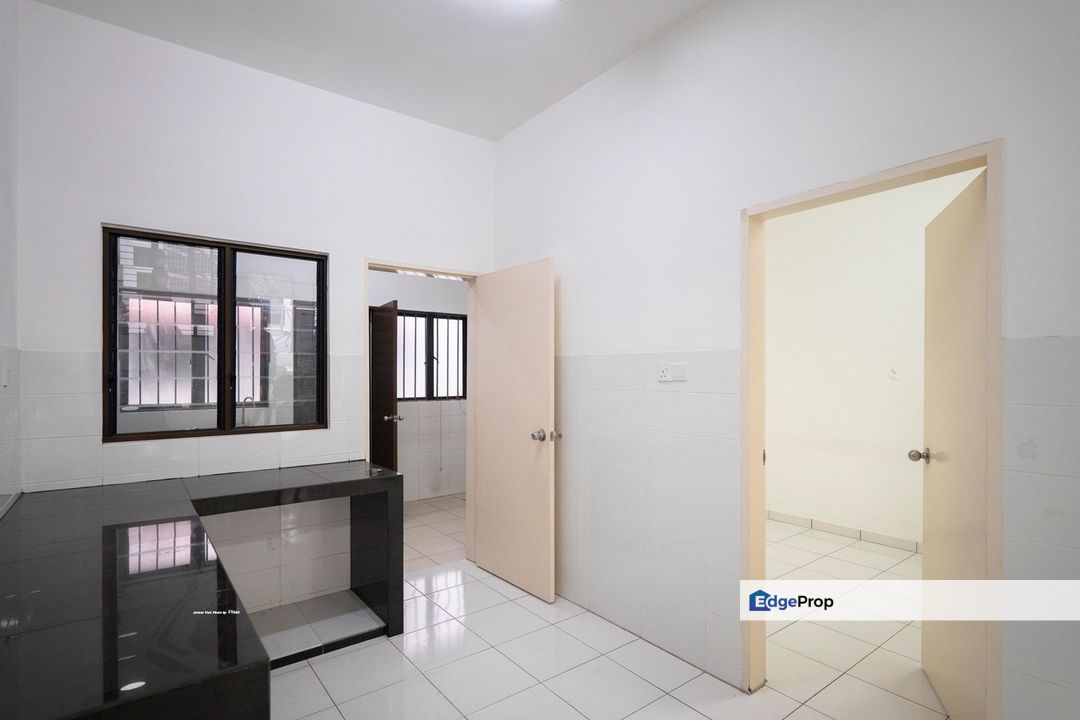 Permai 1 Facing Open Unit, able to park extra vehicle, Selangor, Shah Alam