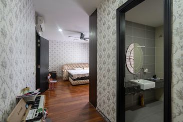 Duta Villa, Setia Alam