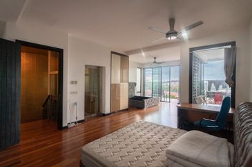 Duta Villa, Setia Alam