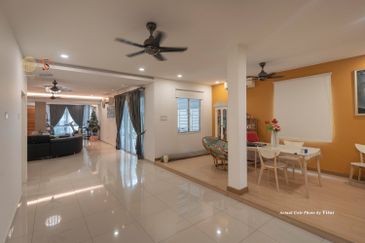 Jalan Penaga Lake View House