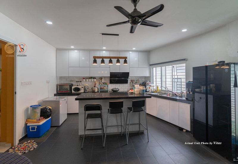 Jalan Penaga Lake View House