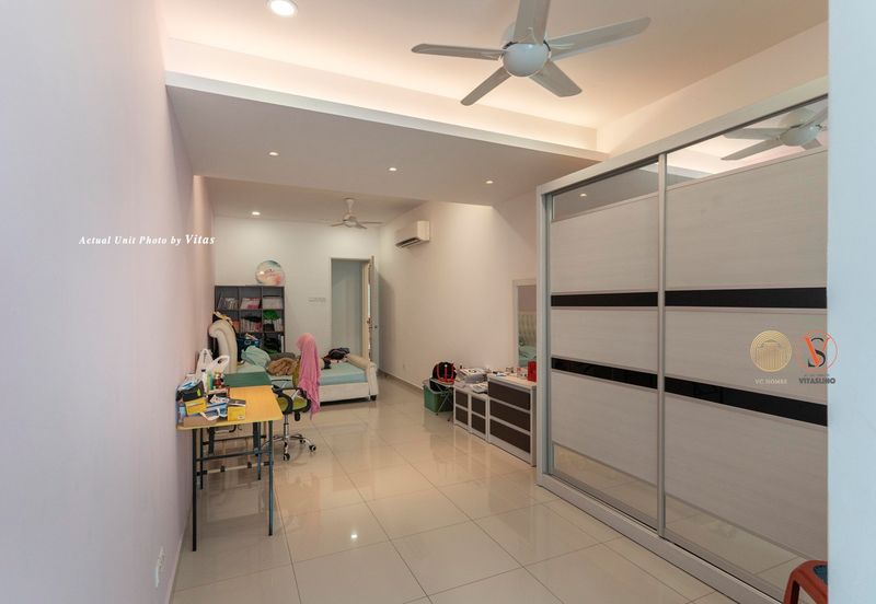 Jalan Penaga Lake View House