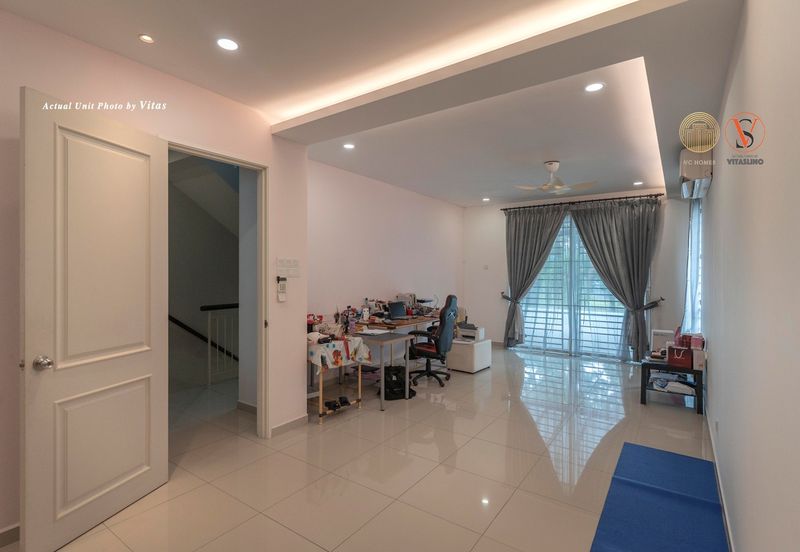 Jalan Penaga Lake View House