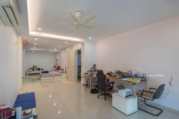 Jalan Penaga Lake View House