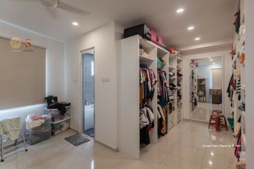 Jalan Penaga Lake View House