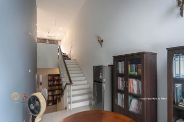 Jalan Penaga Lake View House