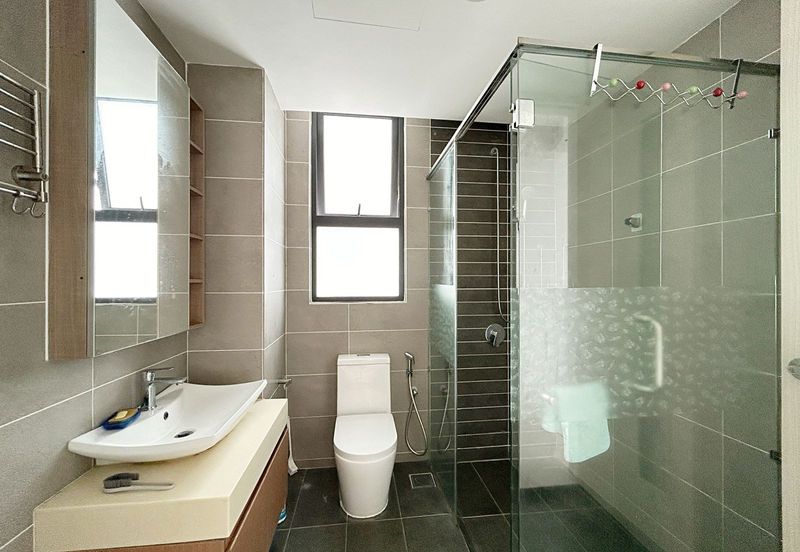 The M @ Medini Macrolink