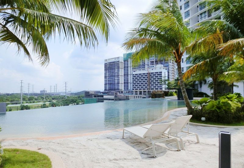 The M @ Medini Macrolink