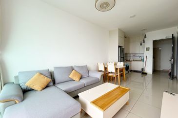 The M @ Medini Macrolink