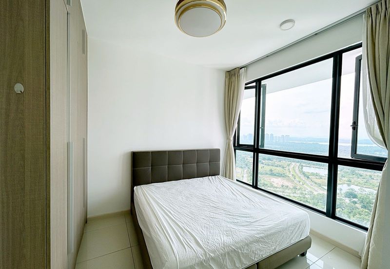 The M @ Medini Macrolink