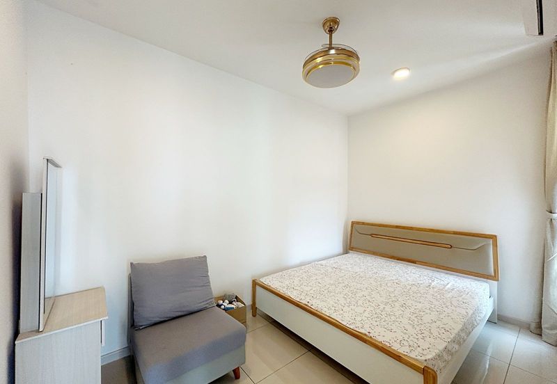 The M @ Medini Macrolink