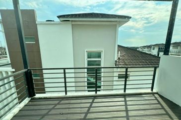 Isola Villa @ Senibong Cove